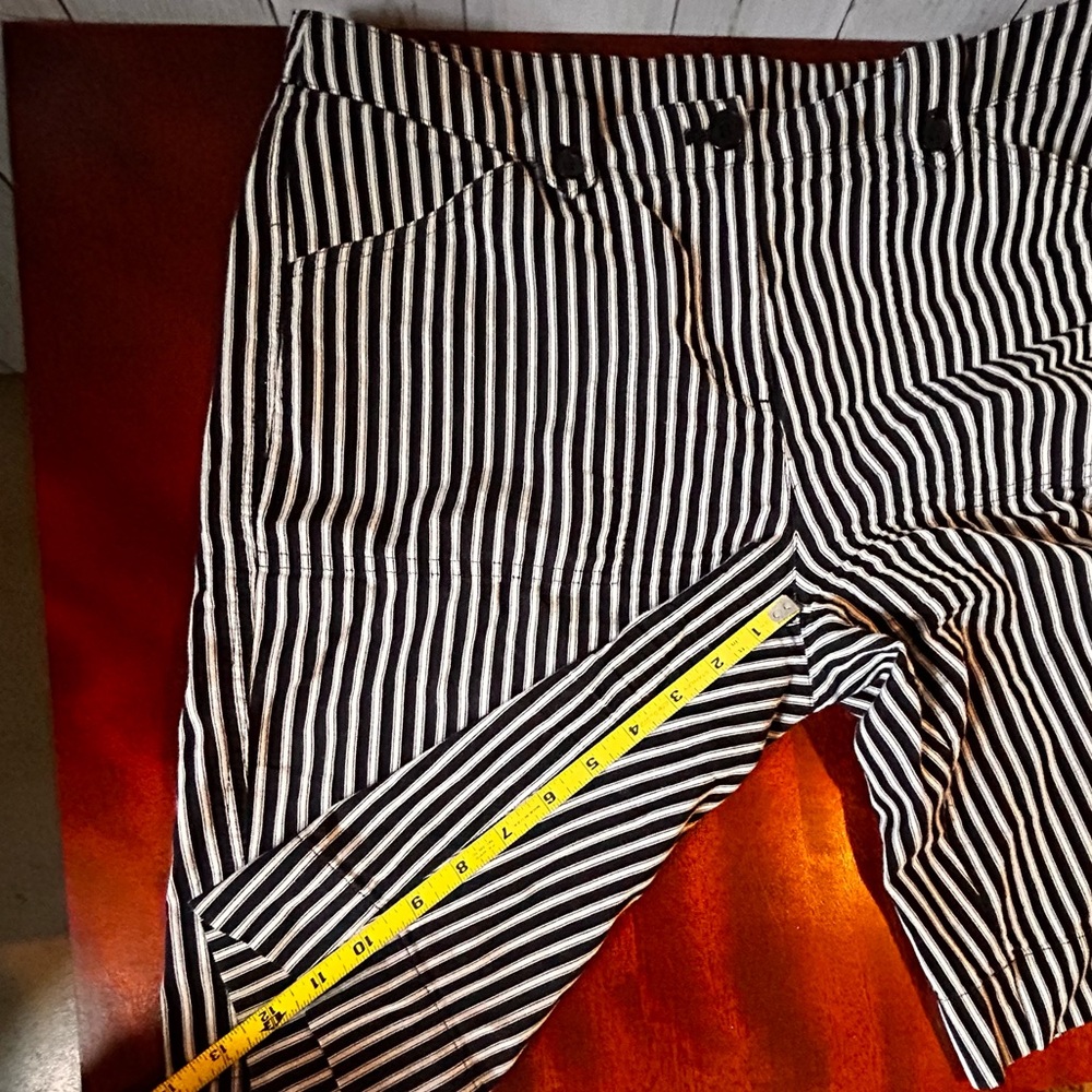 JONES NEW YORK SPORT | Bermuda Shorts B&W Stripes - Picture 5 of 7